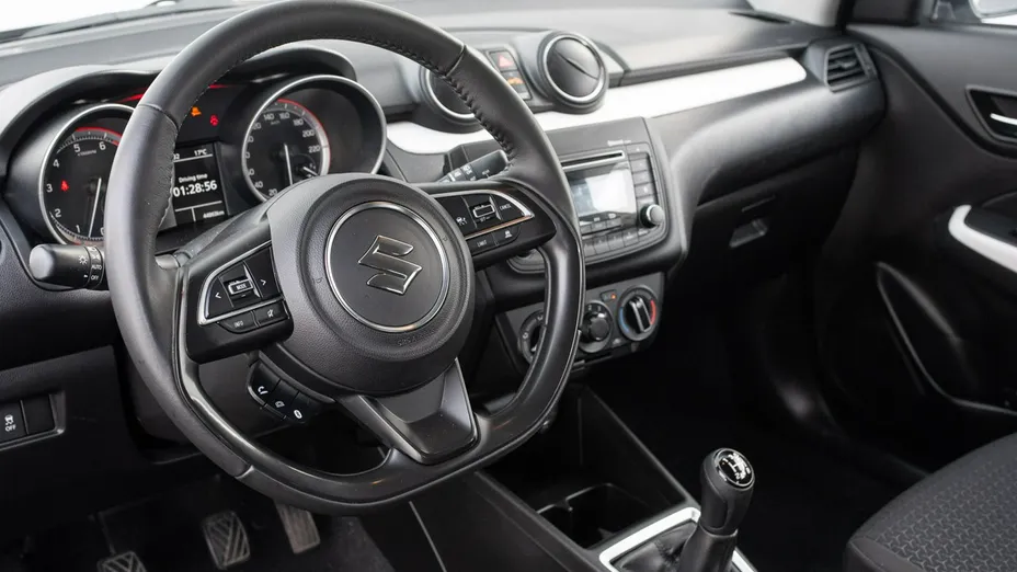 SUZUKI Swift -