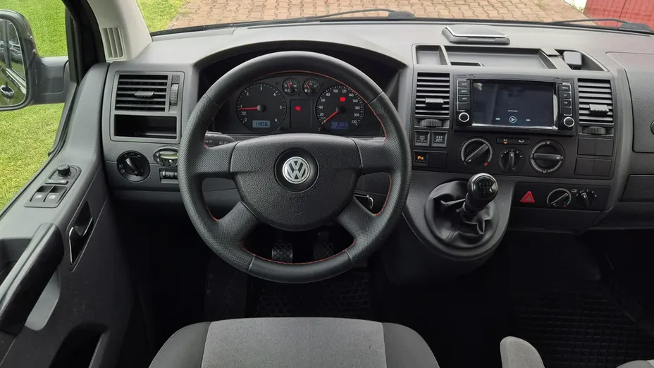 VOLKSWAGEN Multivan -