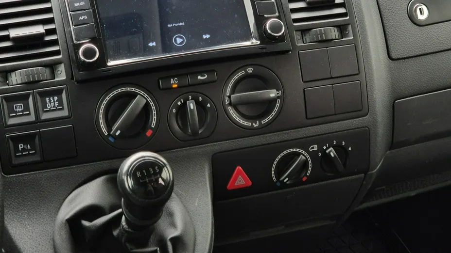 VOLKSWAGEN Multivan -