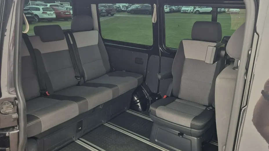 VOLKSWAGEN Multivan -