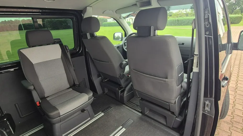 VOLKSWAGEN Multivan -
