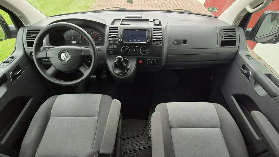 VOLKSWAGEN Multivan -