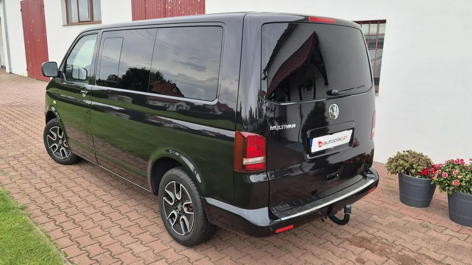 VOLKSWAGEN Multivan -