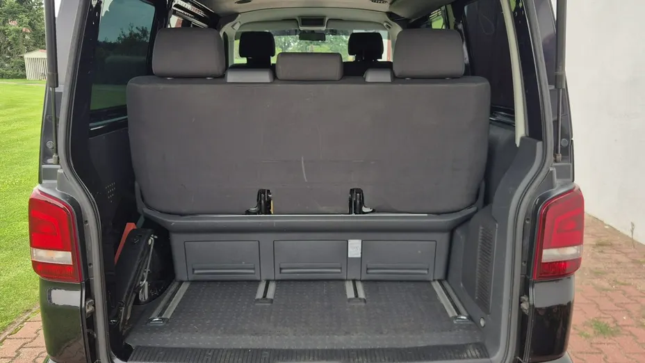 VOLKSWAGEN Multivan -