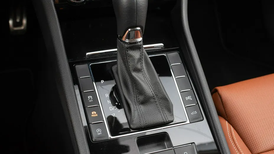 SKODA Superb -