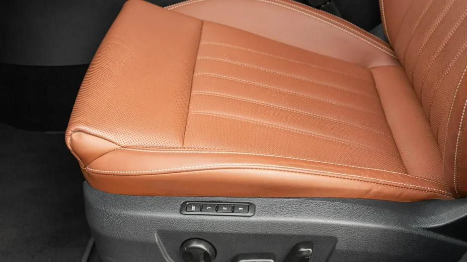 SKODA Superb -