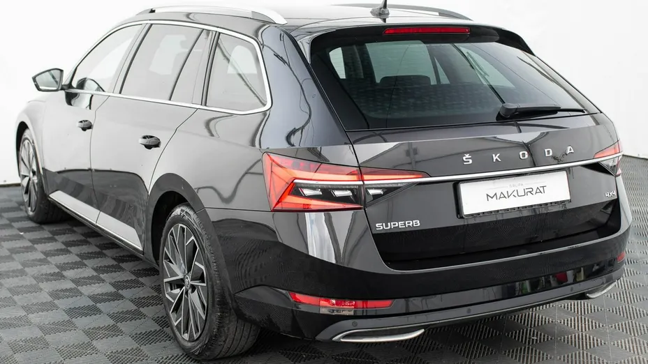 SKODA Superb -