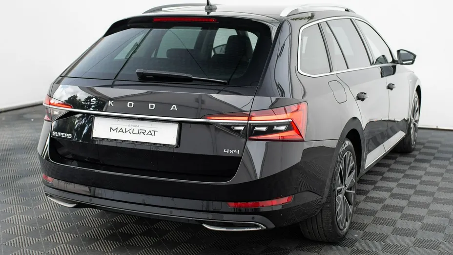 SKODA Superb -