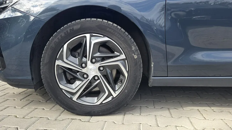 HYUNDAI i30 -