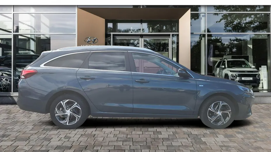 HYUNDAI i30 -