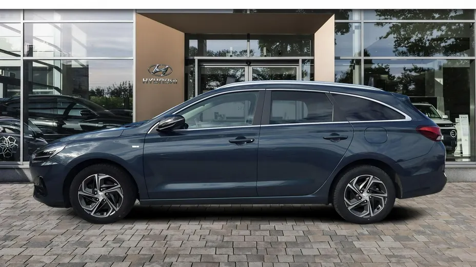 HYUNDAI i30 -