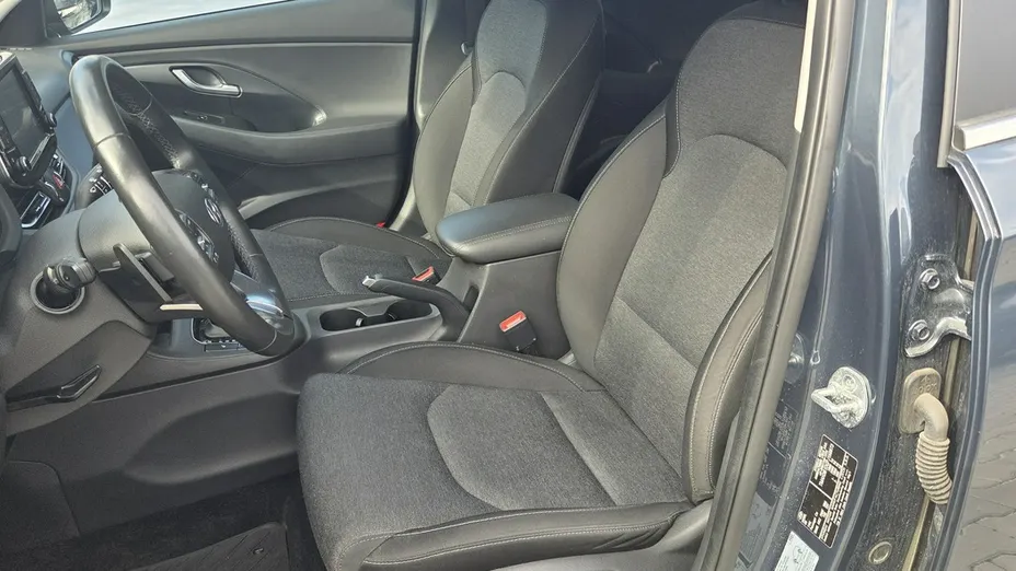 HYUNDAI i30 -