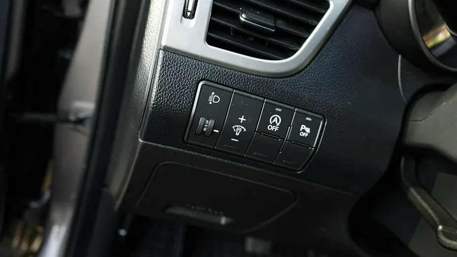 HYUNDAI i30 -