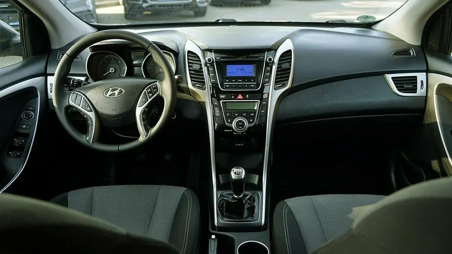 HYUNDAI i30 -