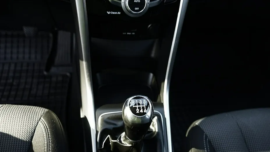 HYUNDAI i30 -