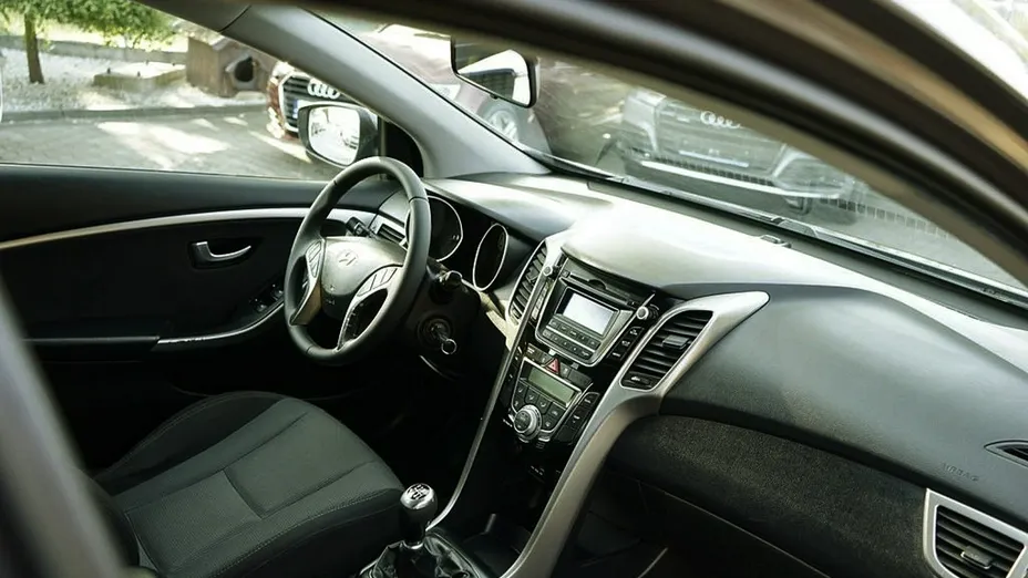 HYUNDAI i30 -