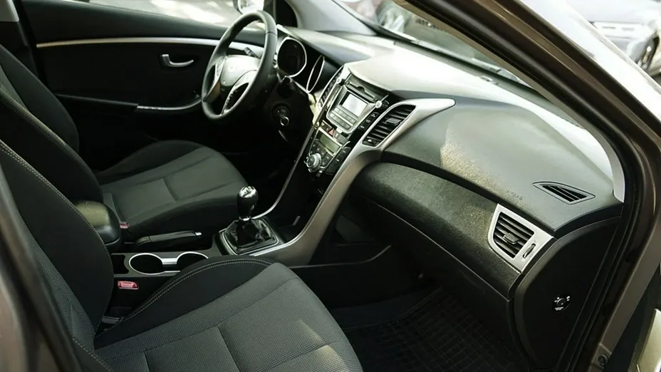 HYUNDAI i30 -
