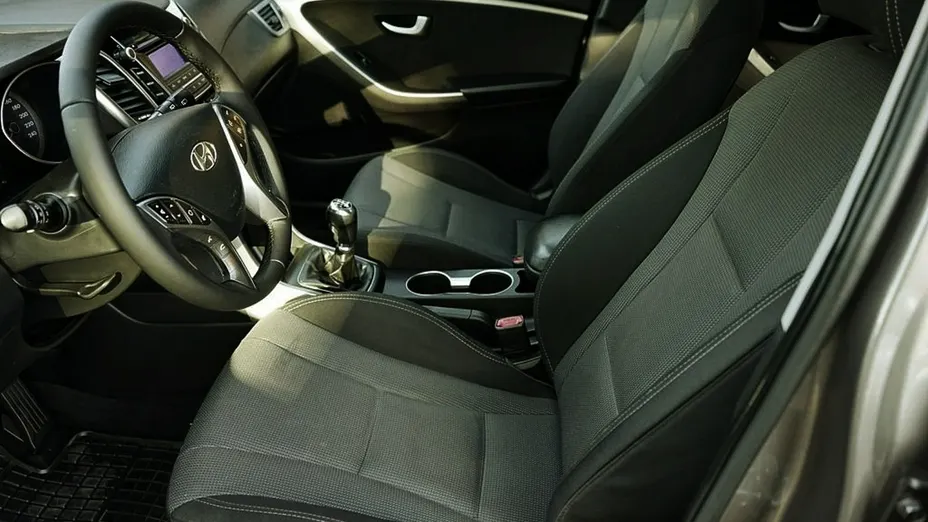 HYUNDAI i30 -