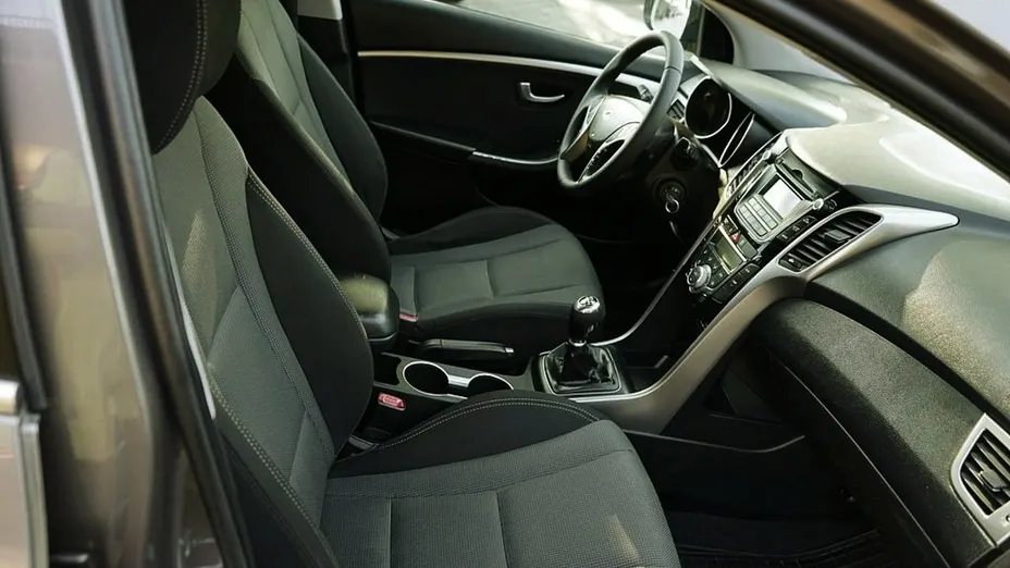 HYUNDAI i30 -