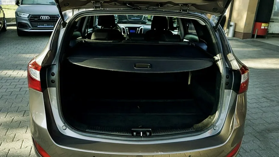 HYUNDAI i30 -