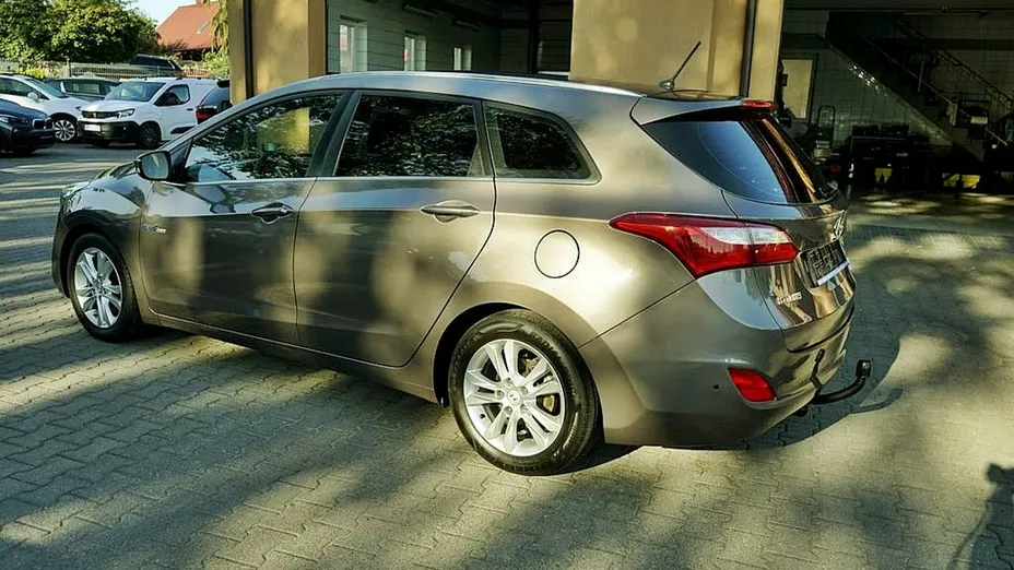 HYUNDAI i30 -
