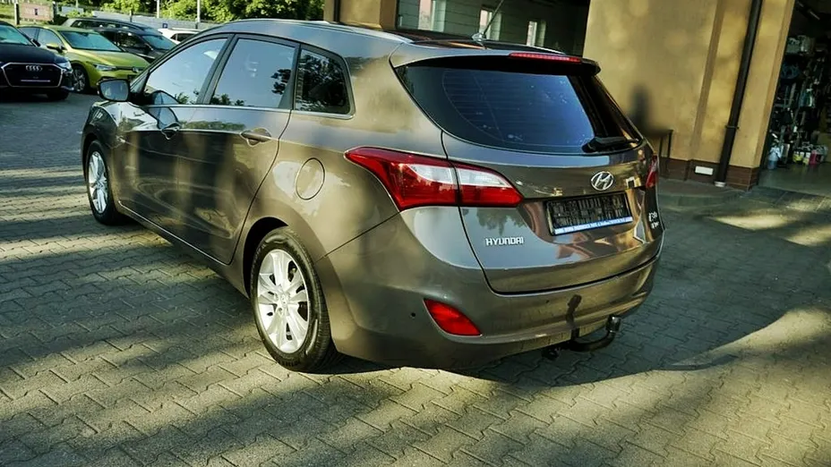 HYUNDAI i30 -