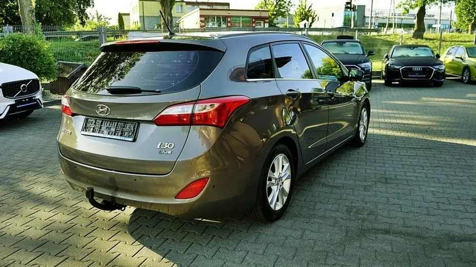 HYUNDAI i30 -
