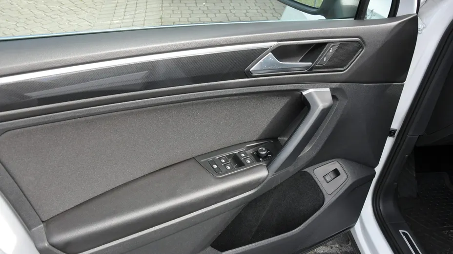 VOLKSWAGEN Tiguan -