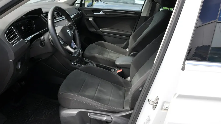 VOLKSWAGEN Tiguan -