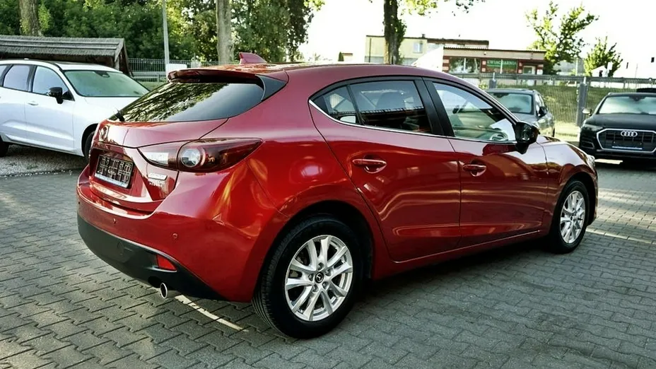 MAZDA 3 -