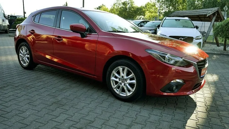 MAZDA 3 -