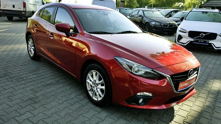 MAZDA 3 -
