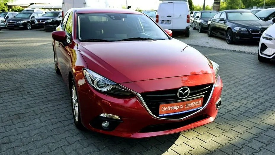 MAZDA 3 -