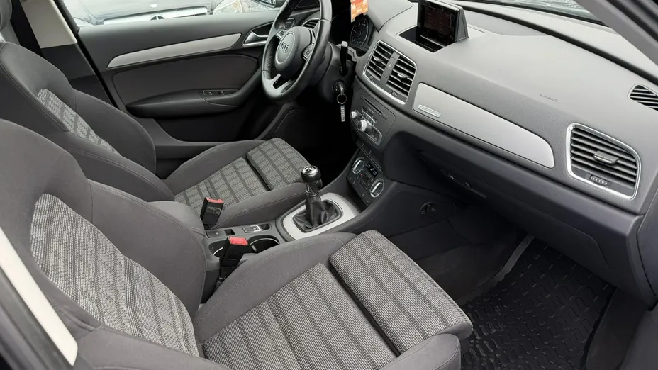 AUDI Q3 -