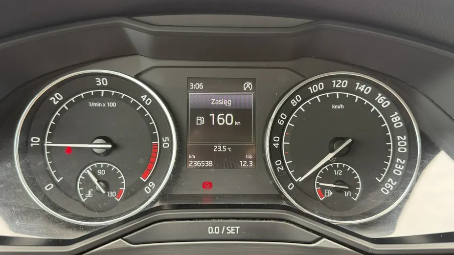 SKODA Superb -