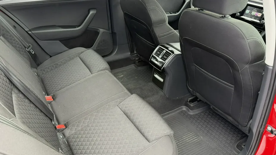 SKODA Superb -