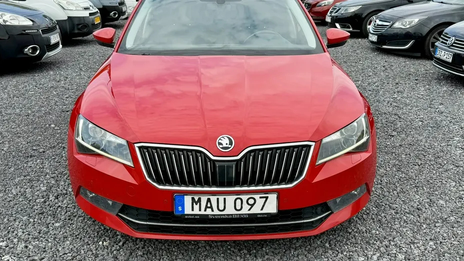SKODA Superb -
