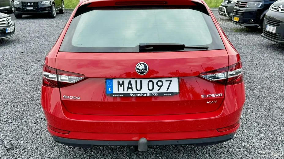 SKODA Superb -
