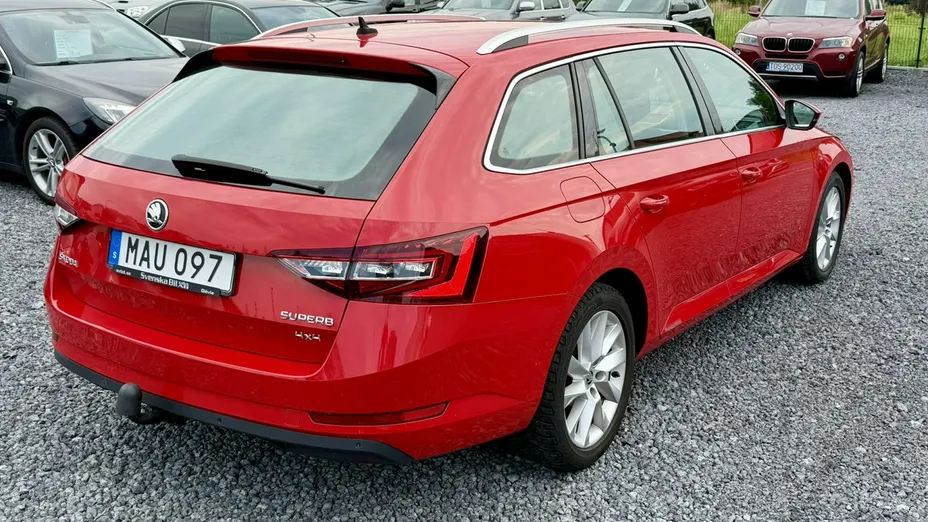 SKODA Superb -