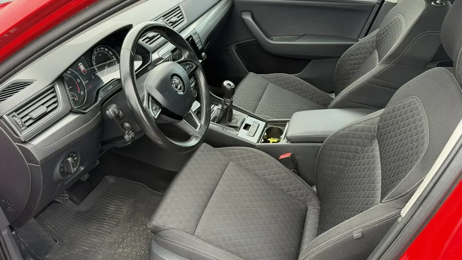 SKODA Superb -