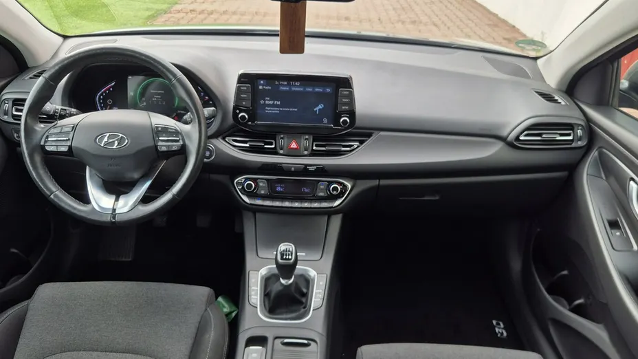 HYUNDAI i30 -