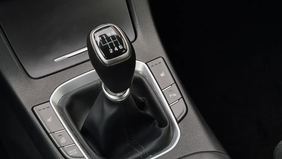 HYUNDAI i30 -