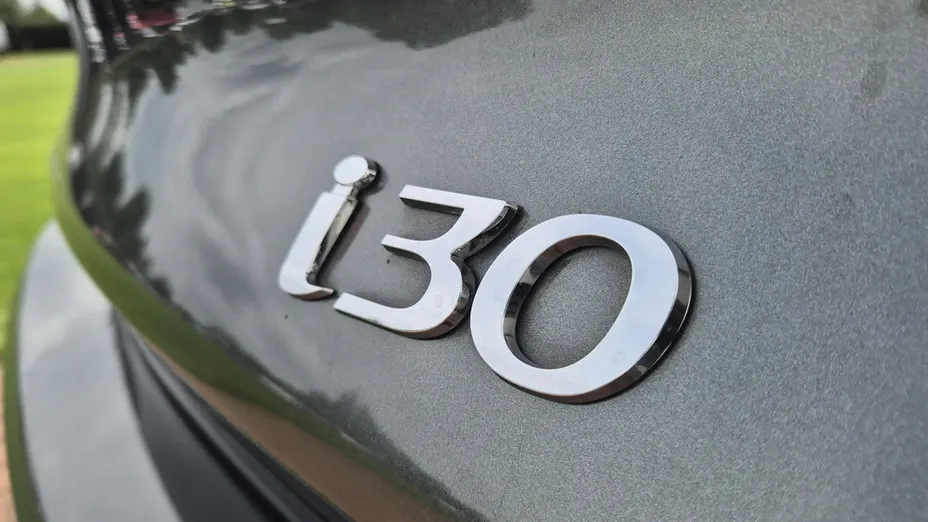 HYUNDAI i30 -