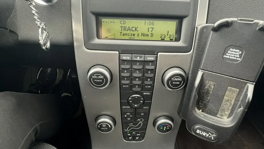VOLVO V50 -