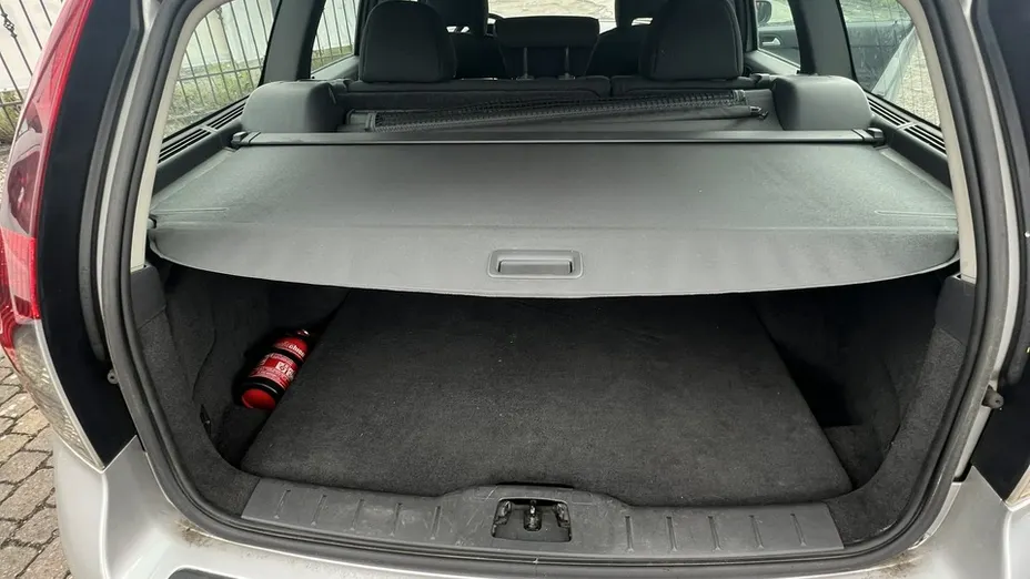 VOLVO V50 -