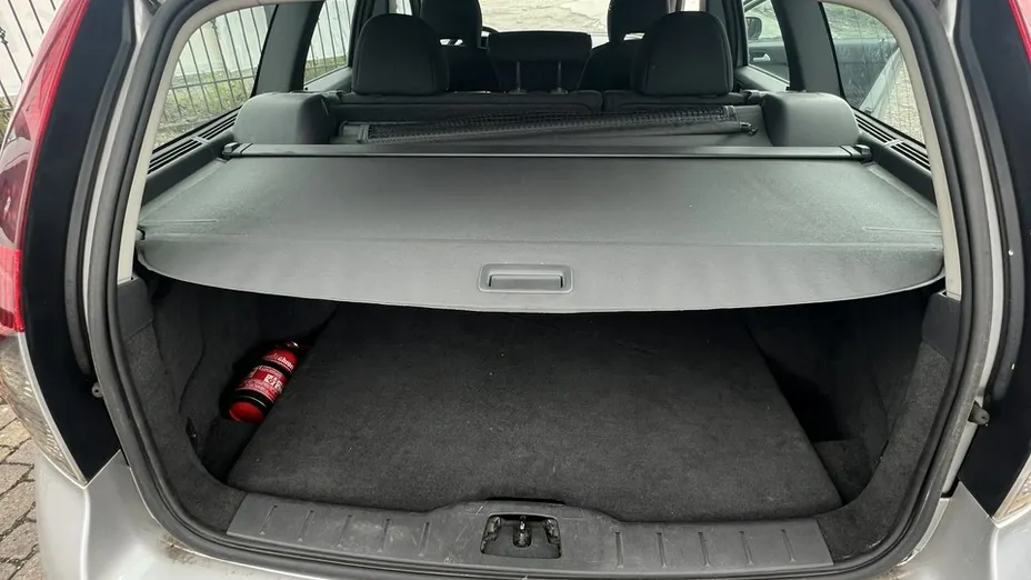 VOLVO V50 -