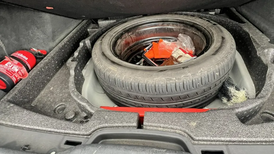 VOLVO V50 -