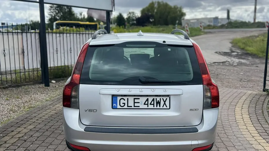 VOLVO V50 -