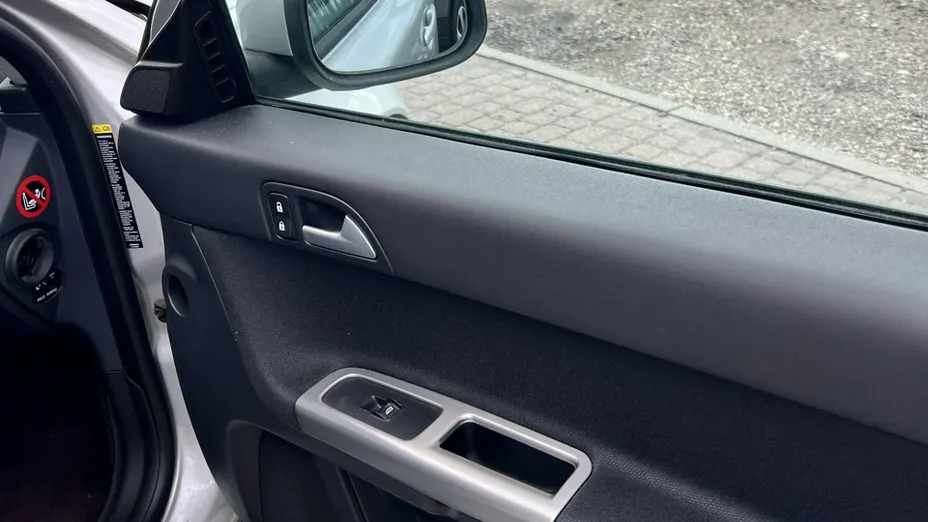 VOLVO V50 -