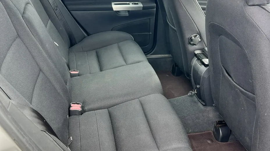 VOLVO V50 -